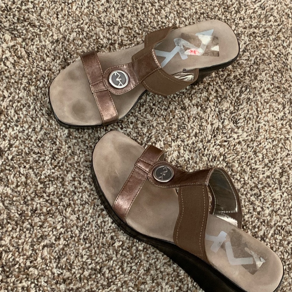 Anne Klein sport sandal